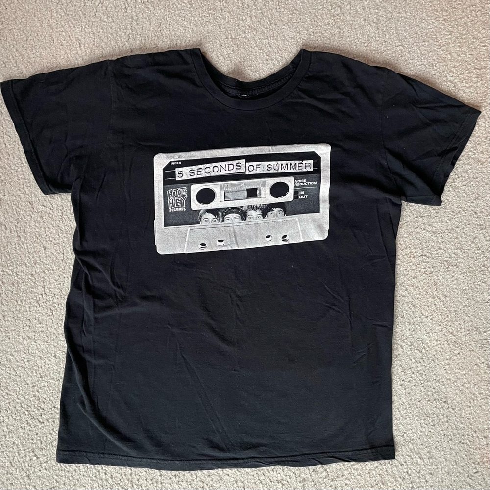 Five Seconds of Summer Retro Cassette Tape Graphic T-Shirt Boy Band Adult M